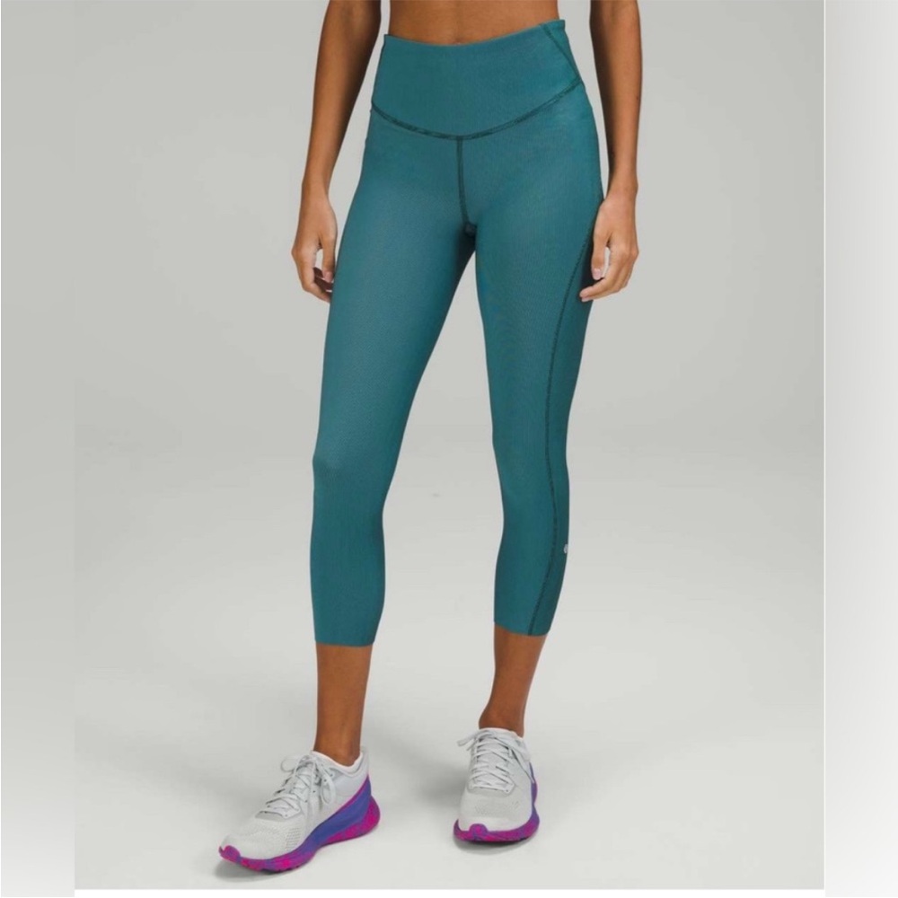 Lululemon Base Pace High-Rise Crop 23" Two-Tone Ribbed Green Jasper / Blue Chill